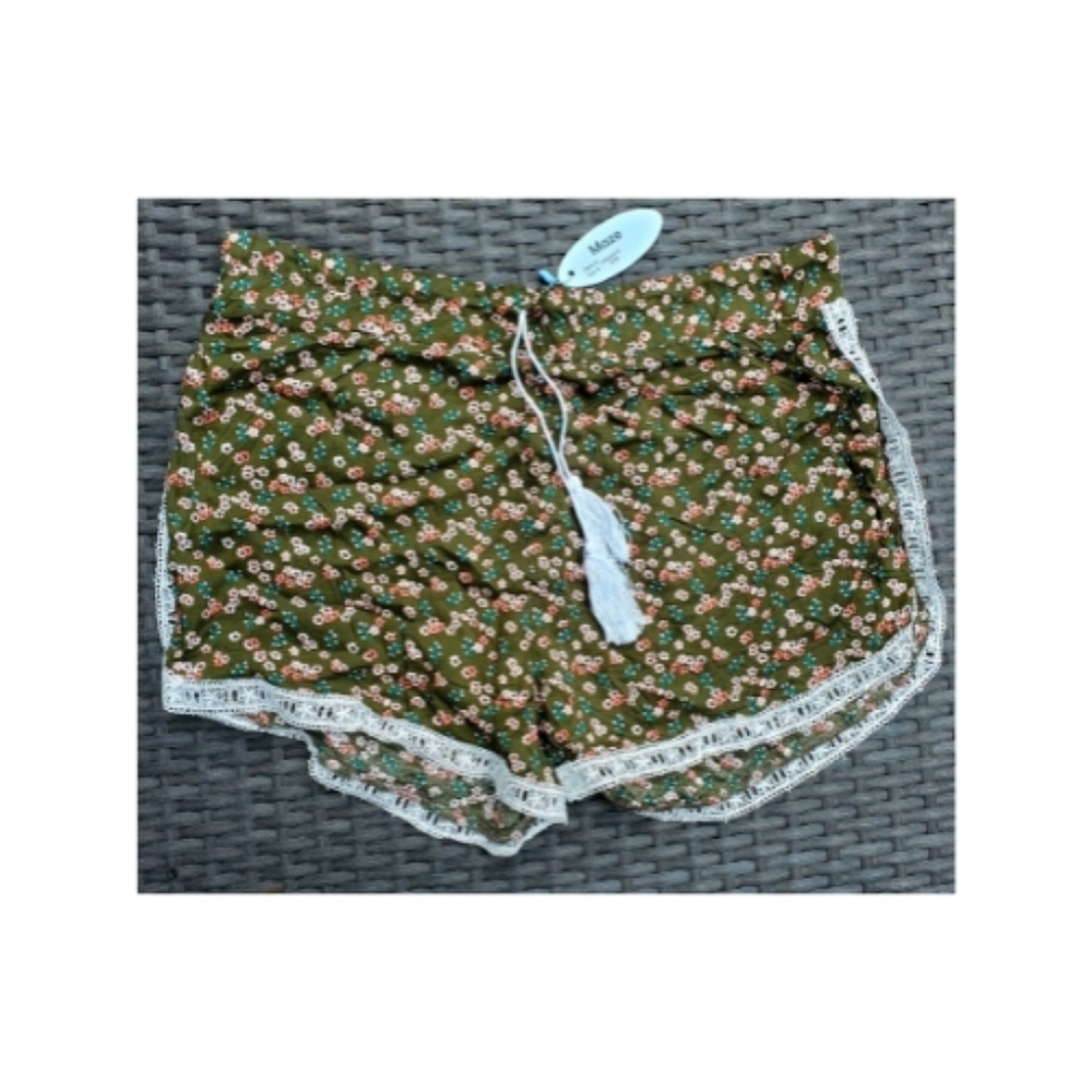 NWT Floral and Lace Shorts